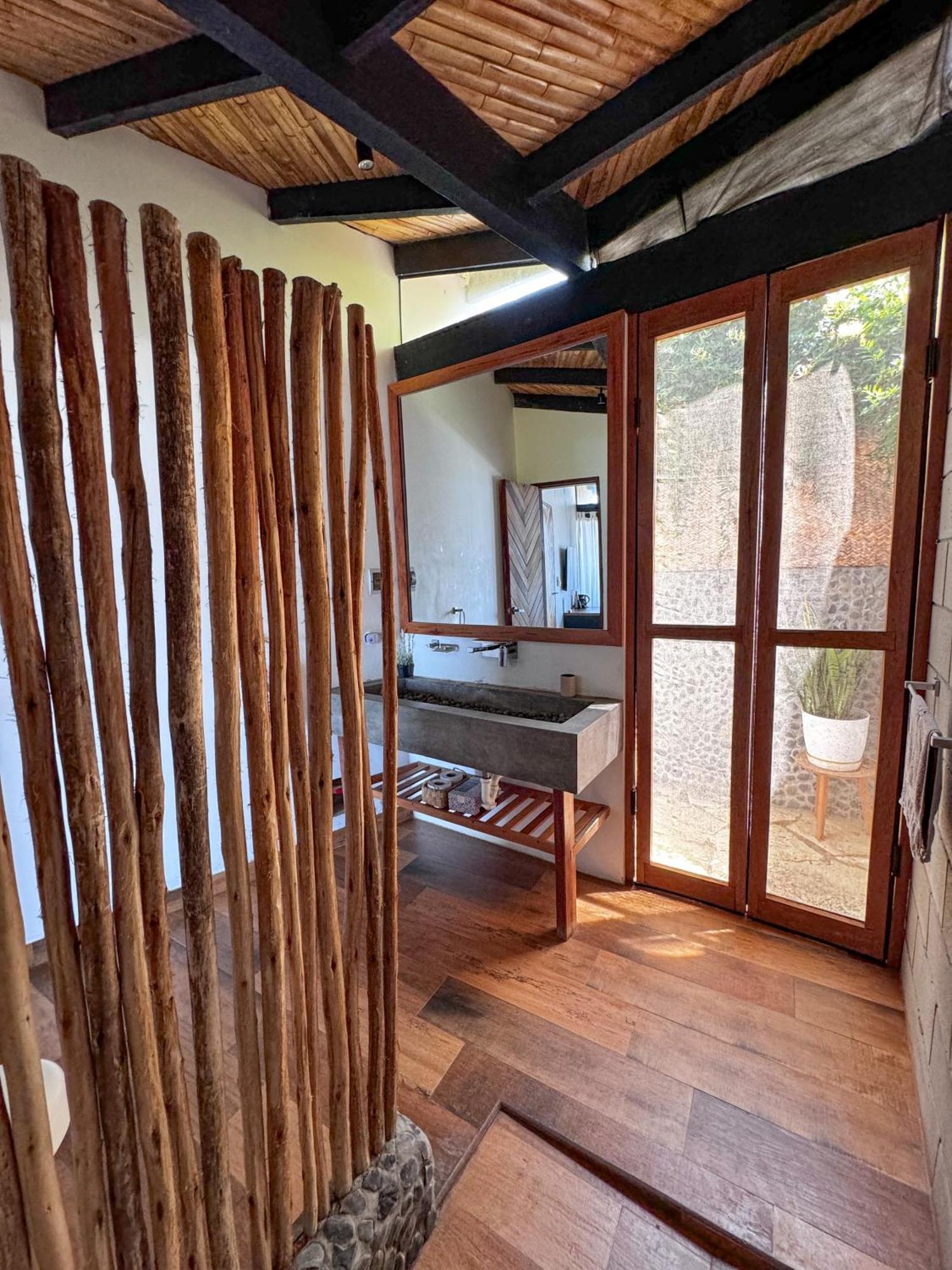 Diem Vichayito Beachfront Eco-Luxury 外观 照片
