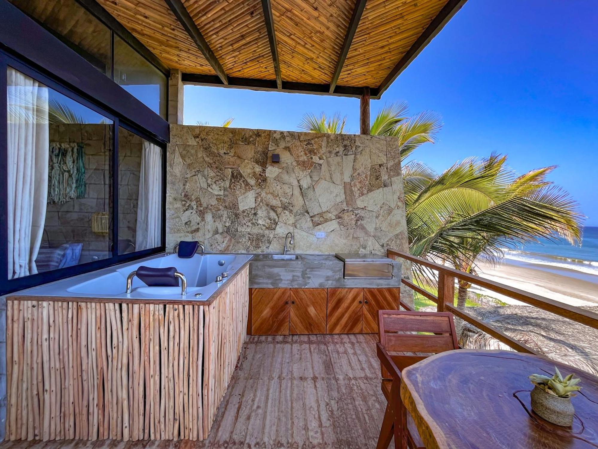 Diem Vichayito Beachfront Eco-Luxury 外观 照片