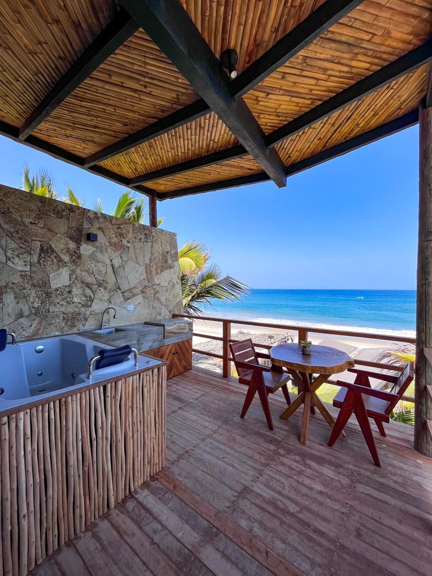 Diem Vichayito Beachfront Eco-Luxury 外观 照片