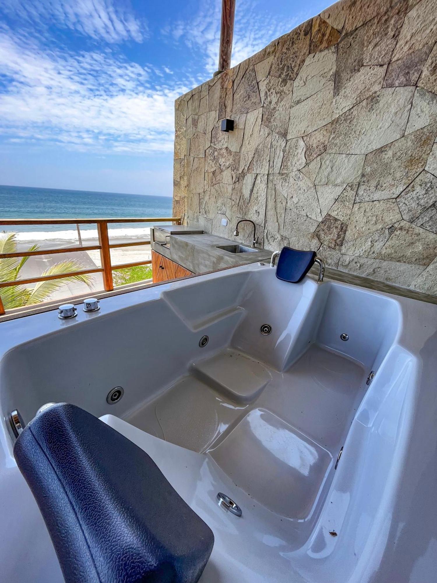 Diem Vichayito Beachfront Eco-Luxury 外观 照片